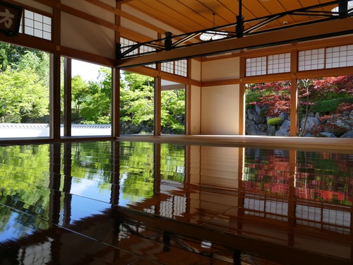 新緑の特別公開 宝徳寺の床もみじ 風光明媚な絶景を訪ねる